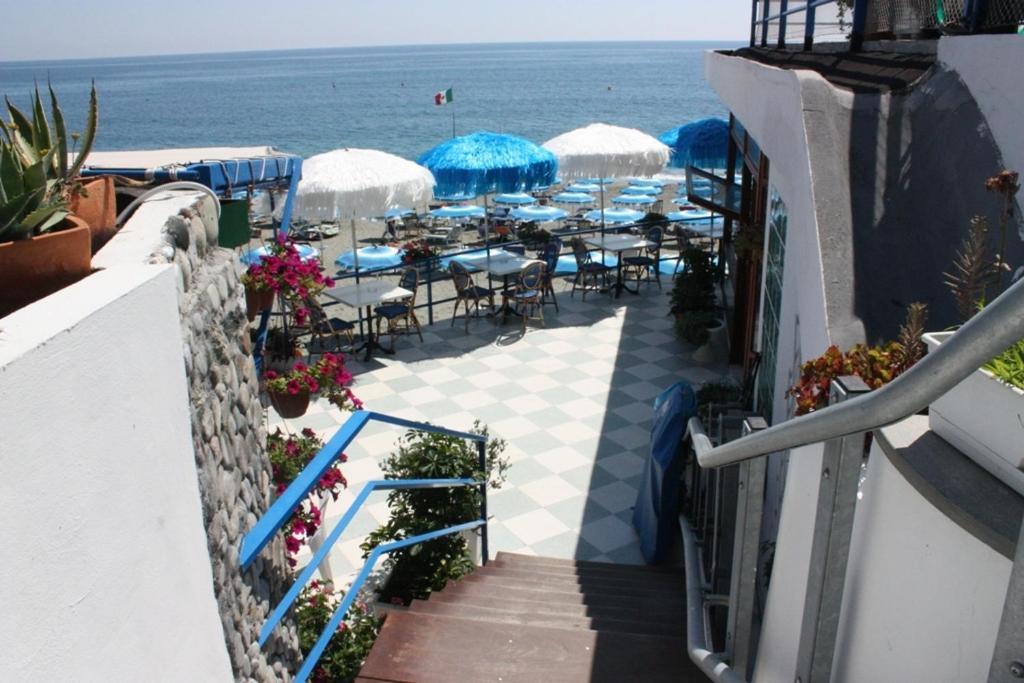 Hotel Bagni Arcobaleno Deiva Marina Exterior photo